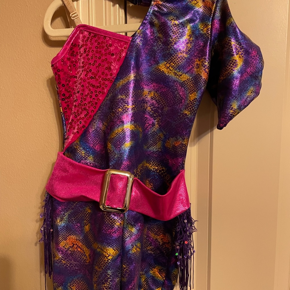 Mult-color snake print dance jumper. Medium child